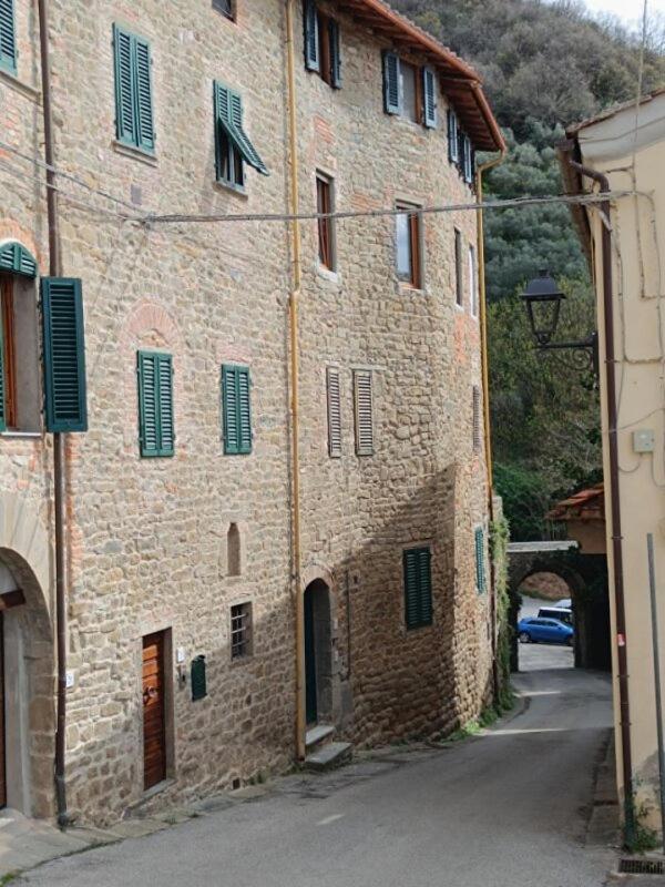 Castle Apartment Aga Uzzano Exterior photo